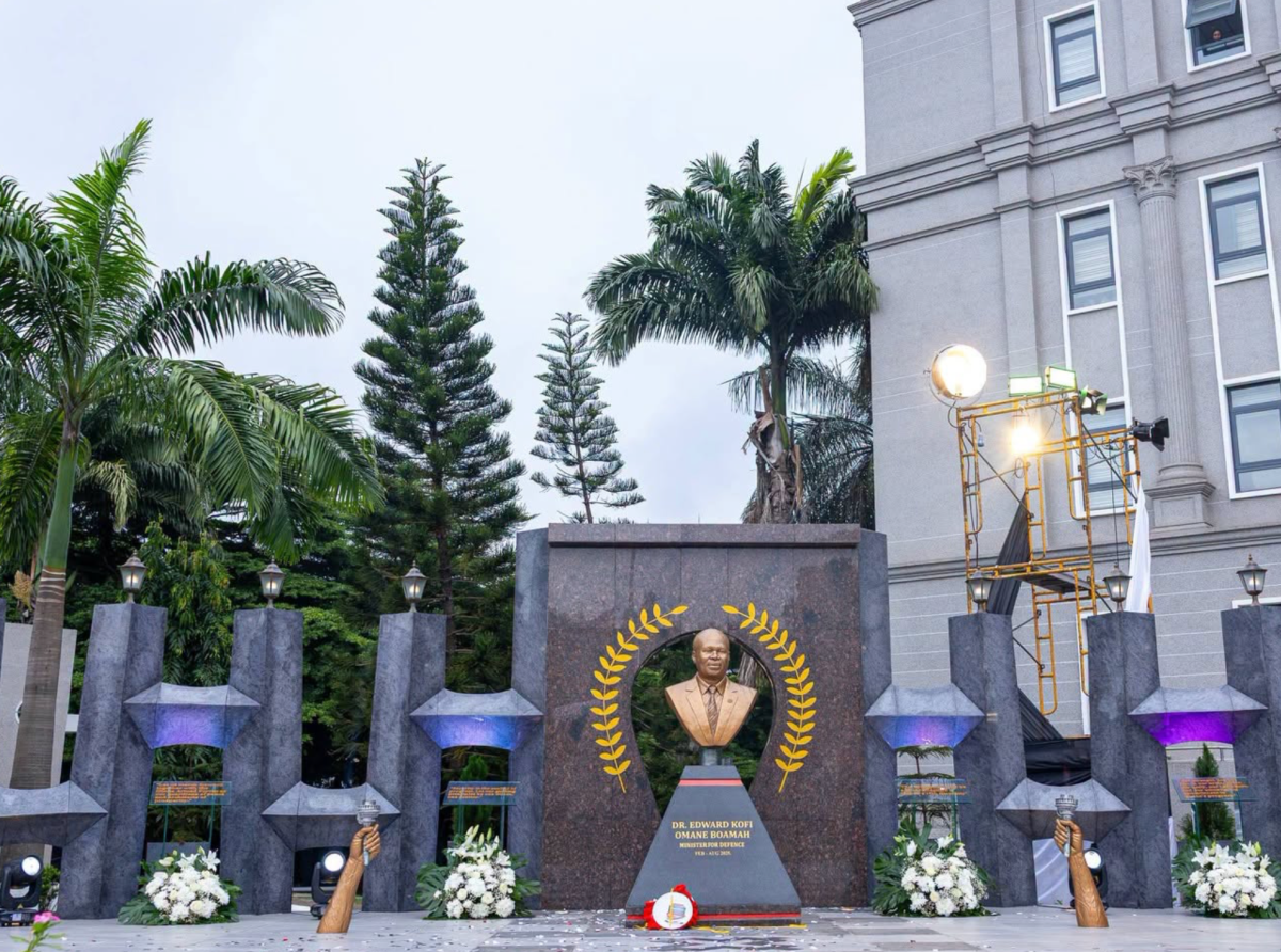  President Mahama unveils cenotaph for Omane Boamah, one year after helicopter crash